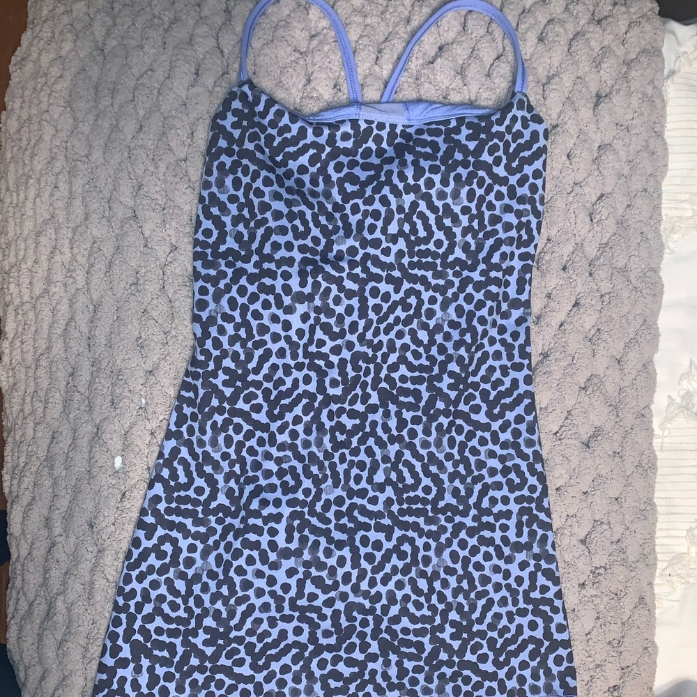 Lulu Lemon tank top with built in bra.